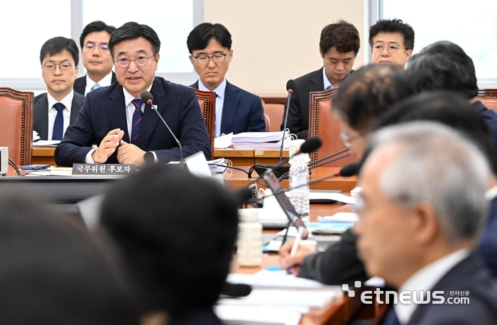 [포토] 여당 질의 답하는 윤호중 후보자