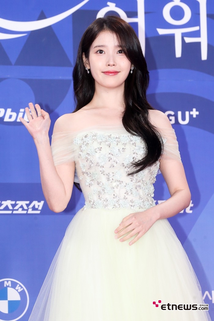 [ET포토] 아이유, '한결 같은 밝음'