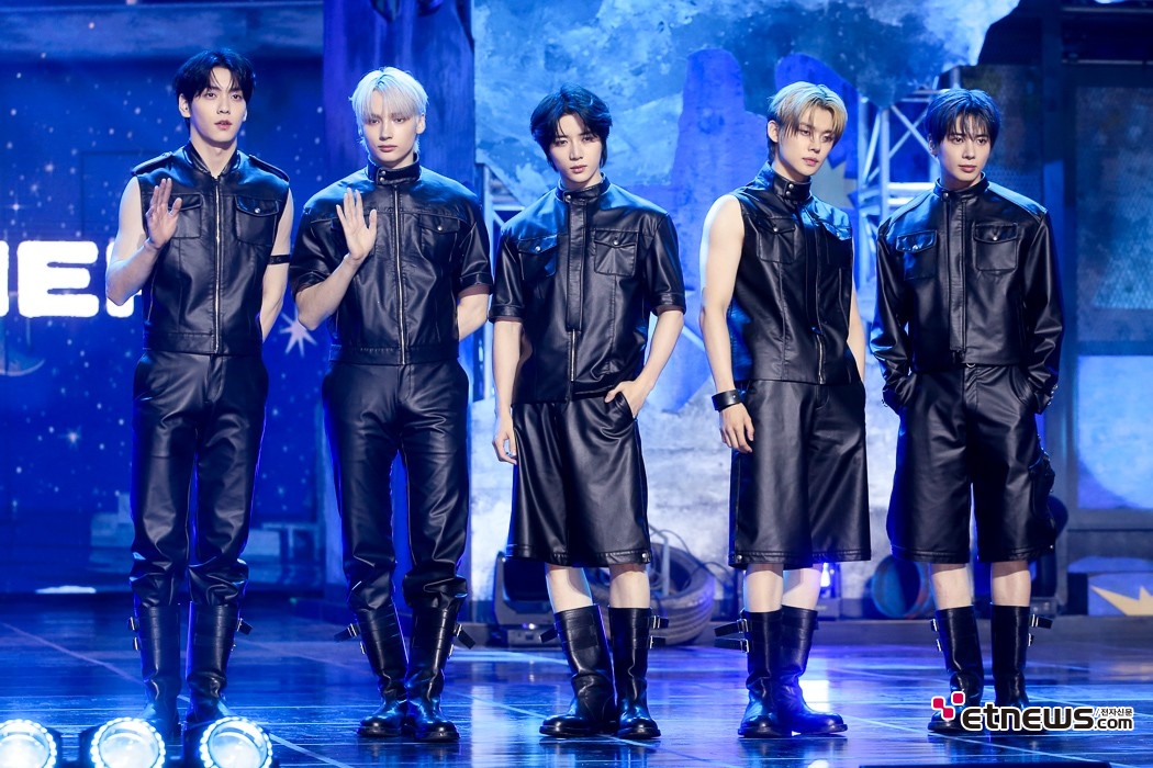 [Et포토] TXT, 새 앨범 별의 장 TOGETHER 발매