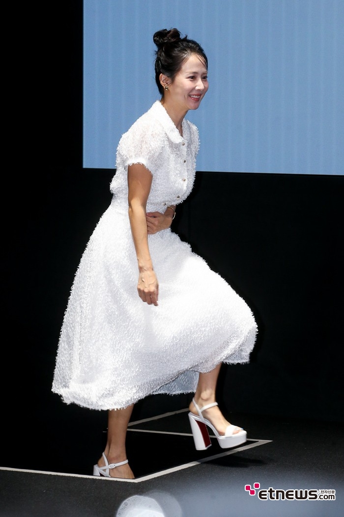 [ET포토] 조여정, '앙증맞은 사과머리~