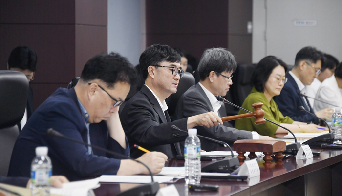 임기근 기재부 2차관이 22일  서울 종로구 한국무역보험공사에서 열린 연기금투자풀운영위원회를 주재하고 있다.[기재부 제공]