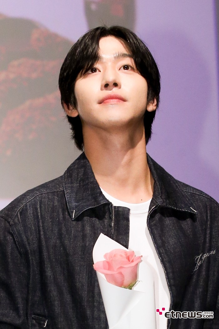 [ET포토] 안효섭, '조각꽃'