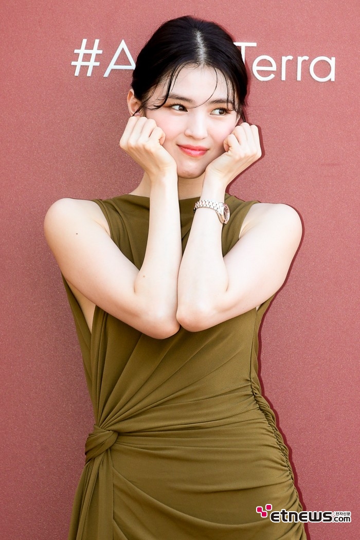 [ET포토] 한소희, '애교 포즈도 완벽'