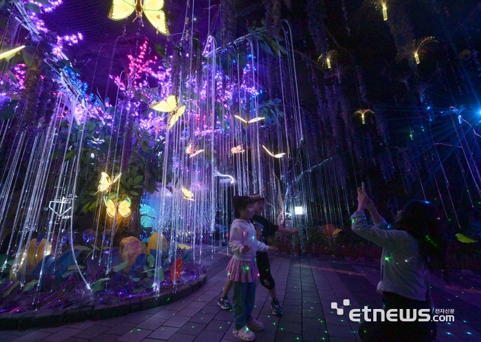 [포토] 무더위 피해서 광명동굴로