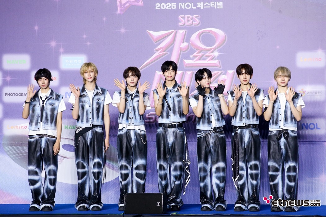 [ET포토] 아이딧, '상큼한 블루톤'