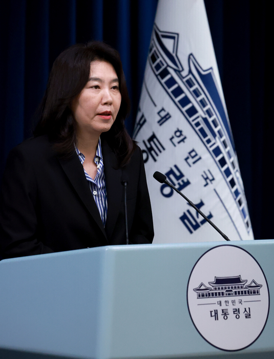 강유정 대통령실 대변인 현안 브리핑     (서울=연합뉴스) 홍해인 기자 = 강유정 대통령실 대변인이 27일 서울 용산 대통령실 청사에서 현안 브리핑을 하고 있다. 2025.7.27     hihong@yna.co.kr (끝)