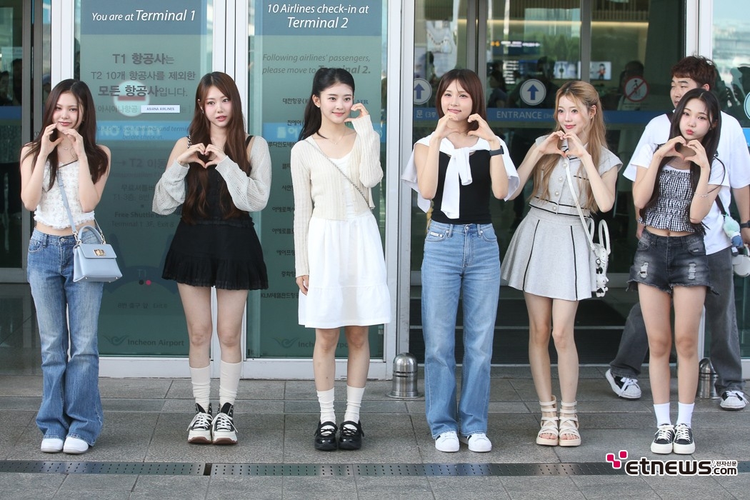 [ET포토] 키라스, '여섯가지 매력 하트'