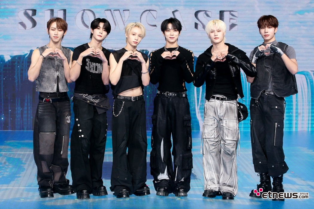 [ET포토] 세븐투에잇, '데뷔의 기쁨'