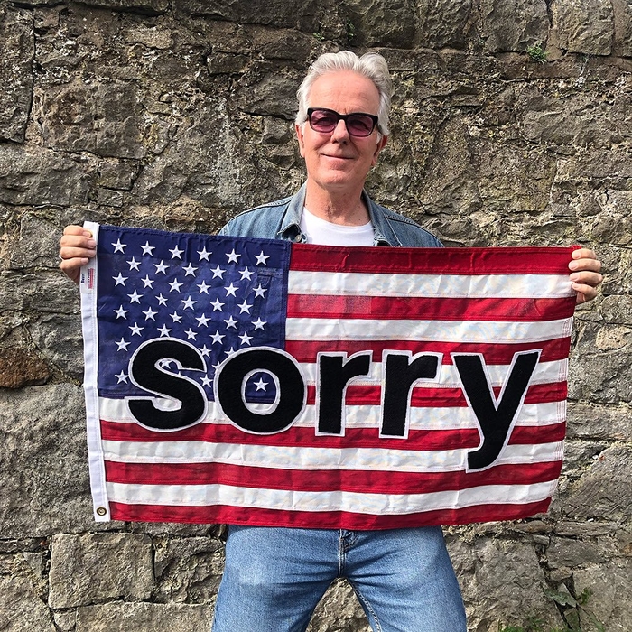 미국 출신 미디어 아티스트 조셉 드라페가 스코틀랜드에서 '사과 데스크'를 운영하고 있다. 사진=인스타그램(josephdelappe) 캡처