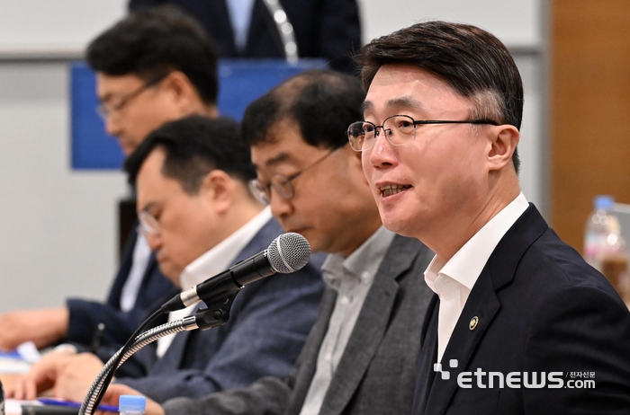 [포토] 피지컬 AI 산·학·연 간담회 인사말 하는 류제명 차관