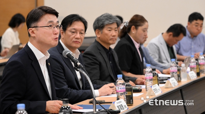 [포토] 피지컬 AI 산·학·연 간담회 주재하는 류제명 과기2차관