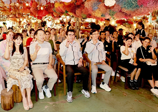 윤송아, '보령머드축제' 서울-보령머드트레인 라이브페인팅 성료