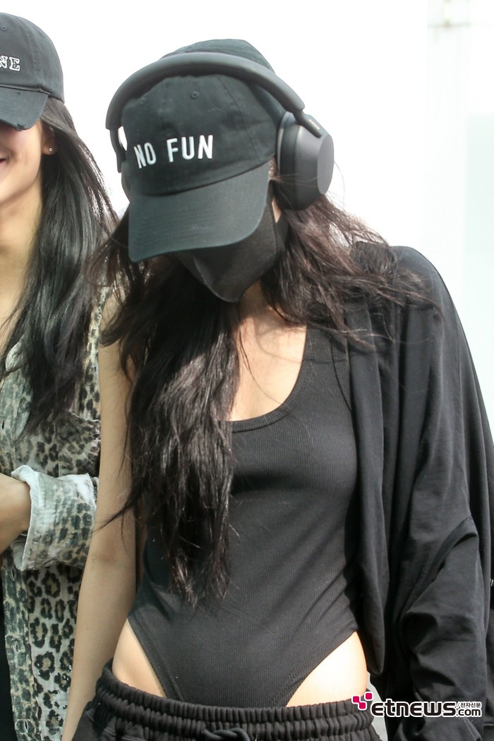 [ET포토] 블랙핑크 제니, '오늘은 퍼펙트 블랙'