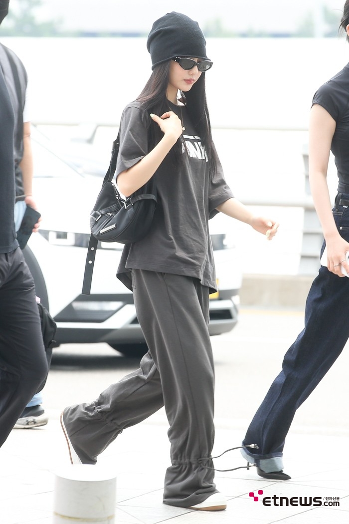 [ET포토] 에스파 닝닝, '계절감 무뎌지는 비니 패션'