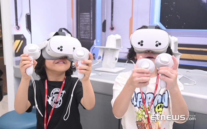 [포토] 확장현실(XR) 우주공간에서 체험하는 가상현실(VR) 게임