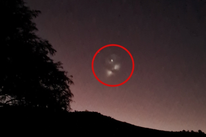 지난달 30일(현지시간) 호주 여러 지역에서 목격된 이상 현상. 중국 로켓이 지나가며 내뿜은 배기가스로 추정된다. 사진=엑스 캡처