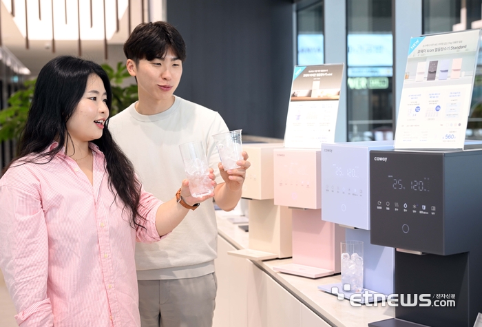 [포토] 이른 무더위와 폭염으로 얼음정수기 잘 팔려