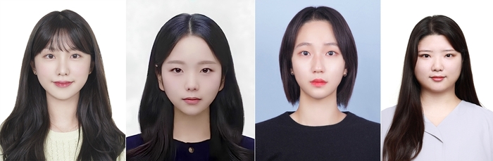 한국자료분석학회 하계학술대회 수상자 대표 사진. 왼쪽부터 김민하(AI융합학부), 선예원(수리통계데이터사이언스학부), 김경민(일반대학원 통계학과), 이지혜(일반대학원 통계학과) 학생. (사진=성신여대)