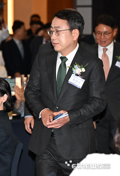 [포토] 정부-이통사 AI투자협력 선언식 참석한 유영상