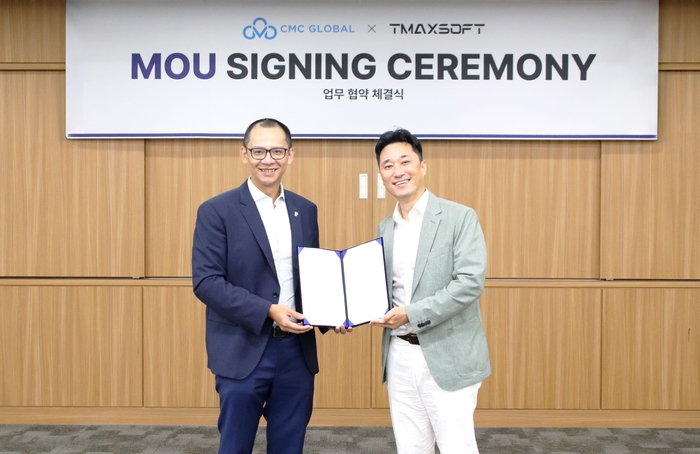티맥스소프트와 CMC 글로벌이 최근 경기 성남시 분당구 티맥스소프트타워에서 '한국-베트남 디지털 혁신 사업' 확대를 위한 양해각서(MOU)를 교환했다. (오른쪽부터) 이형용 티맥스소프트 대표이사(사장), 당응옥바오 CMC Global 대표.