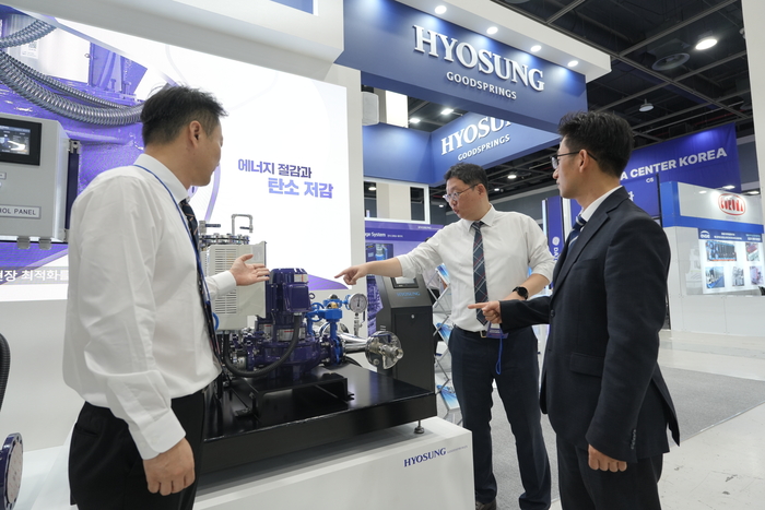 효성굿스프링스가 13~ 14일 서울 양재동 aT센터에서 열린 '2025 데이터센터 코리아' 에 참가해 데이터센터 관련 펌프 등 설비를 소개했다. 효성