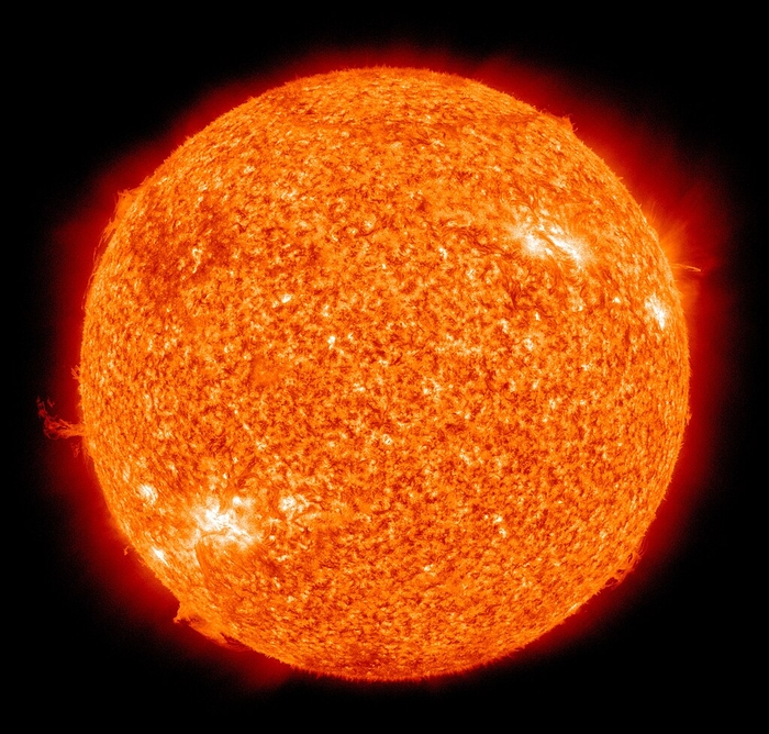 태양 질량의 약 4분의 1은 헬륨  / NASA/SDO (AIA)