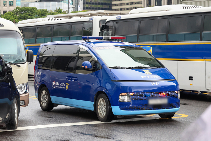 [포토] 구속 후 첫 조사 출석하는 김건희