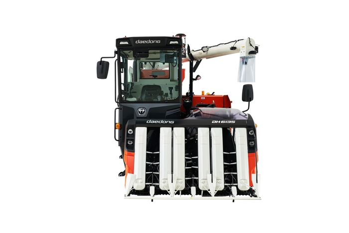 대동이 출시한 6조 콤바인 'DH6135-A' 정면 모습