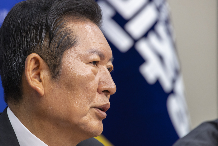 더불어민주당 정청래 대표가 18일 국회에서 열린 최고위원회의에서 발언하고 있다. 연합뉴스