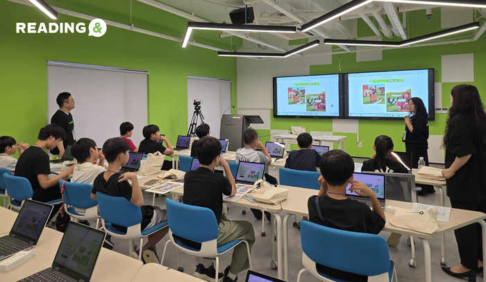 AI 에듀테크 영어 독서 수업을 진행하고 있다. (사진=리딩앤스쿨)