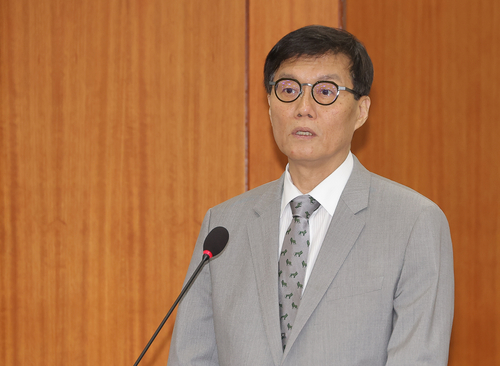 이창용 한국은행 총재가 지난 8월 19일 서울 여의도 국회에서 열린 기획재정위원회 전체회의에서 업무보고를 하고 있다. (사진=연합뉴스)