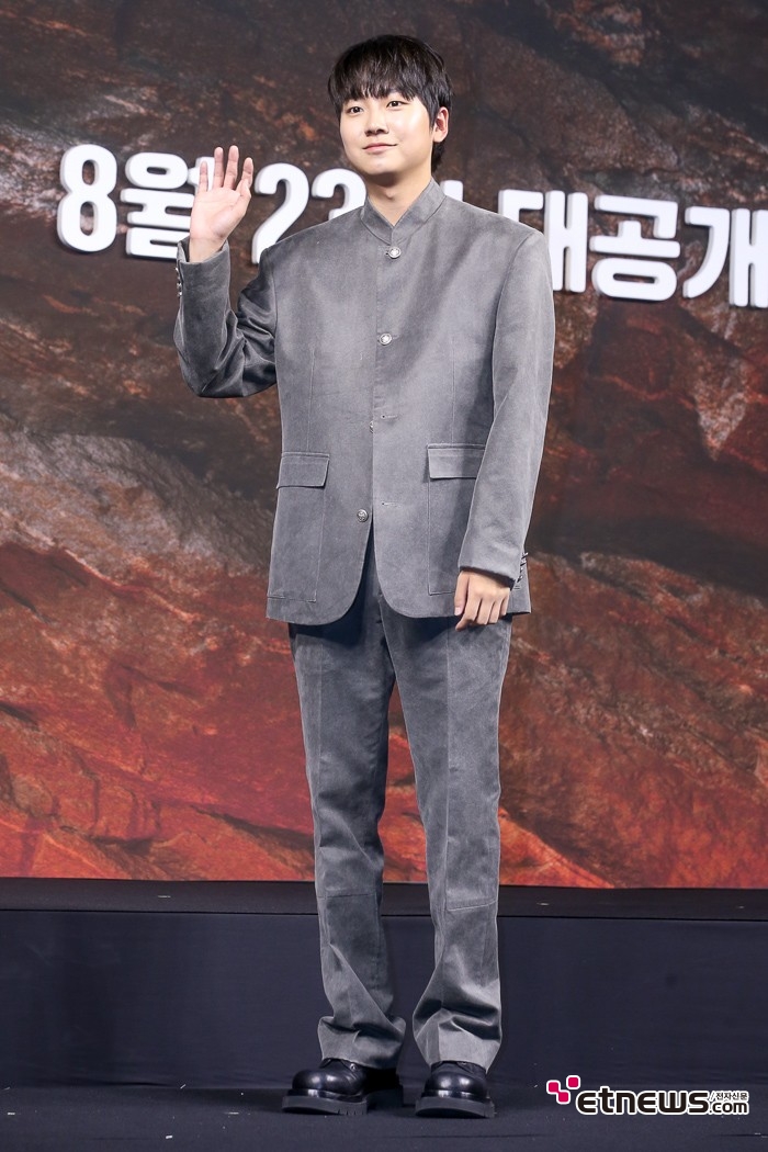 [ET포토] 성유빈, '슬림한 롱다리'