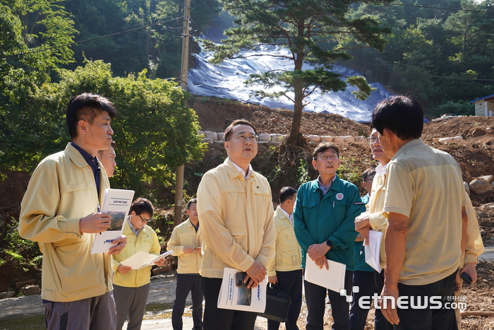 김인호 산림청장이 20일 경상남도 산청군을 방문해 산사태 피해 현장을 점검했다.