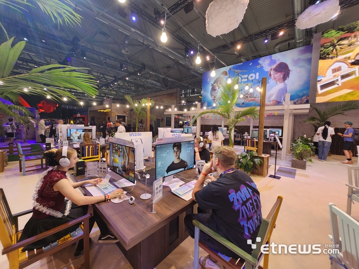 [포토] 신작 경쟁 불붙은 글로벌 게임 축제 '게임스컴 2025'  개막