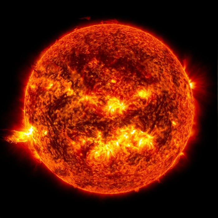 2013년 6월 촬영한 태양 플레어 섬광과 태양 물질 분출 모습 / NASA/Goddard/SDO