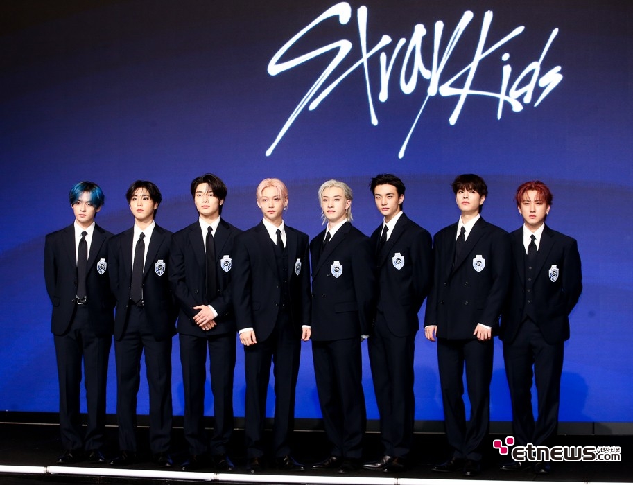 [ET포토] 스트레이키즈, '빌보드 200 기록을 새로 쓴 그룹'