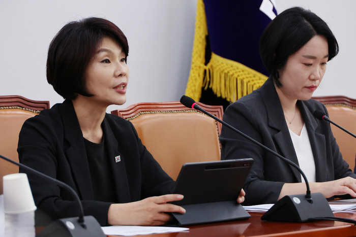 與 “법으로 R&D 예산 비율 정하는 건 정부 여지 줄여”…입법은 신중론