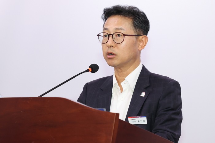 윤인국 경남도 산업국장.