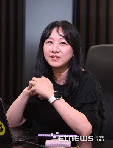 류정혜 과실연 AI 미래포럼 공동의장이 25일 서울 을지타워에서 열린 '제5차 싱귤래리티 금융 소사이어티(SFS)' 포럼에서 'AI 대전환시대 일자리의 미래'를 주제로 발표하고 있다.