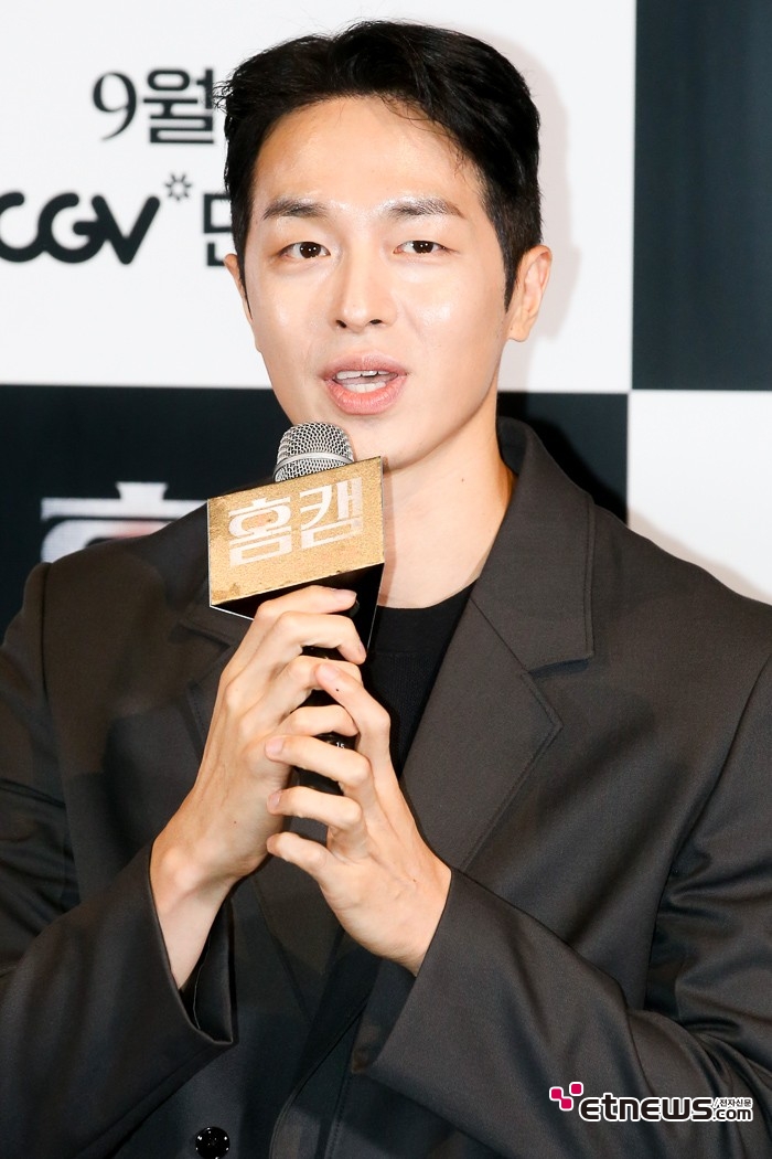 [ET포토] 권혁, '가득한 훈훈함'