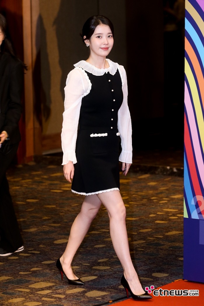 [ET포토] 아이유, '백옥빛 예쁨'