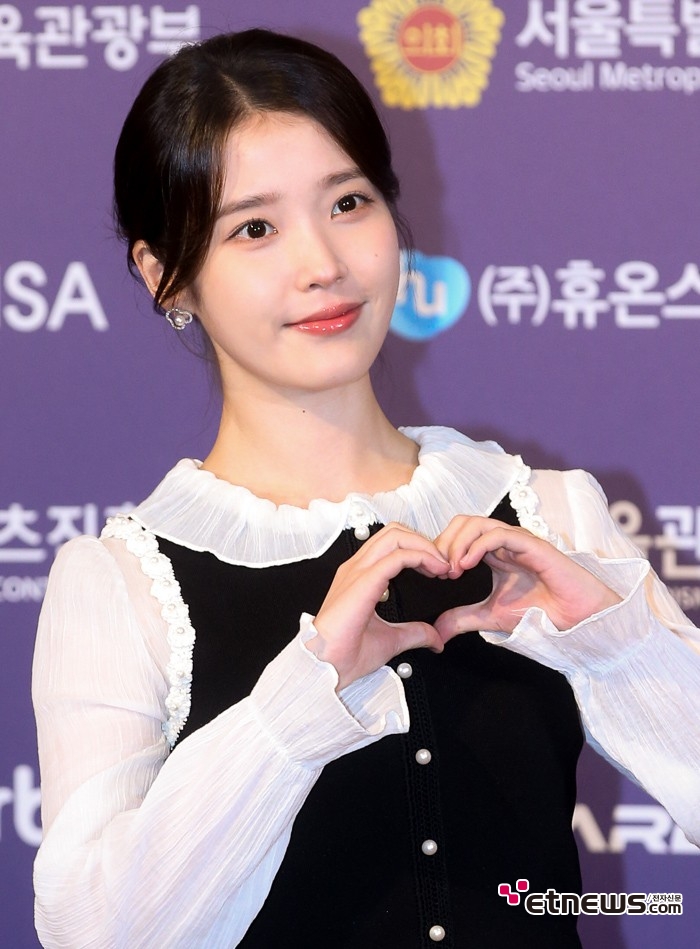 [ET포토] 더 어려 보이는 아이유