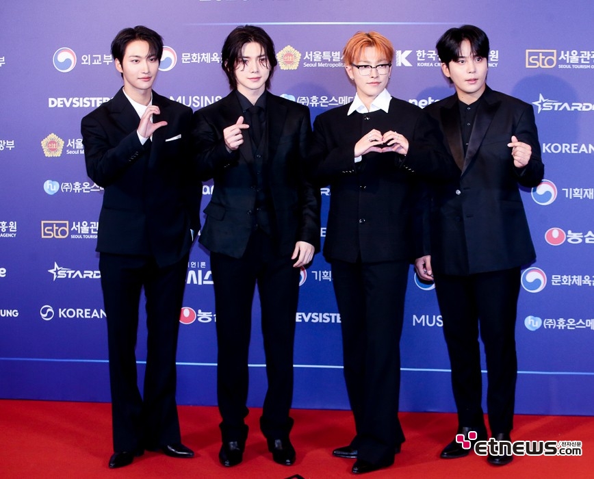 [ET포토] 에이티즈, '포멀한 패션도 멋지네'