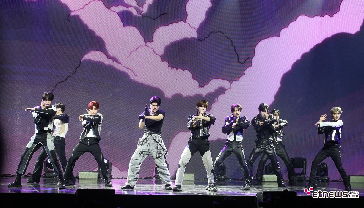 [ET포토] 제로베이스원, '열과 각이 척척'