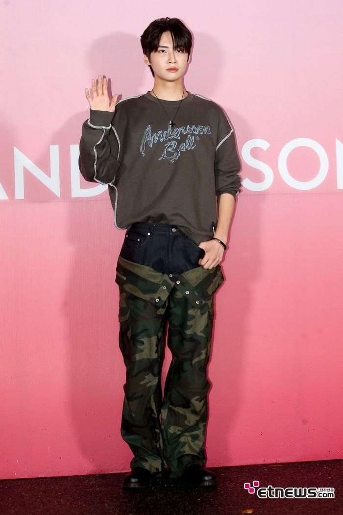 [ET포토] 이진혁, '이 날씨에 바지 두겹이라니'