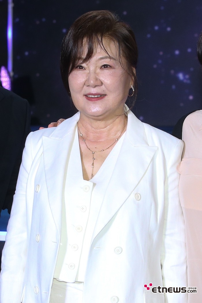 [ET포토] 김해숙, '상기된 표정'