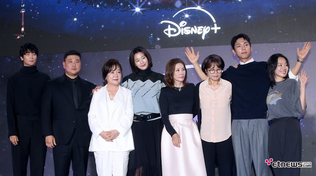 [ET포토] 북극성, '유엔대사와 특수요원의 공조'