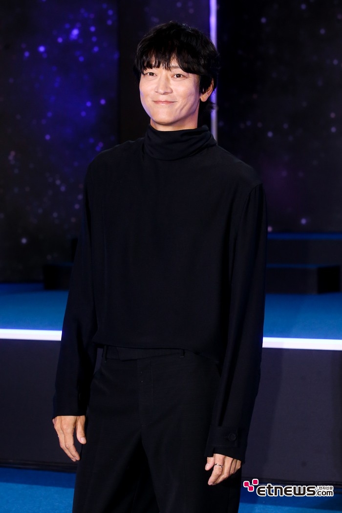 [ET포토] 강동원, '친근한 웃음'