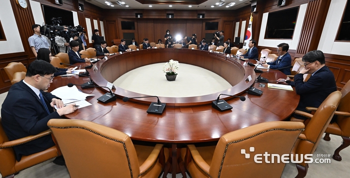 [포토] 모두발언하는 구윤철