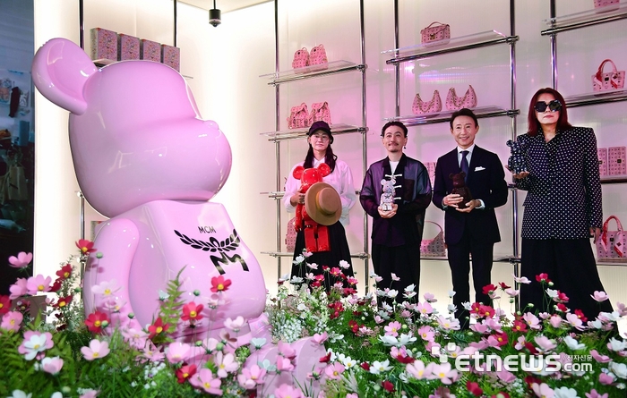 [포토] MCM과 베어브릭의 만남